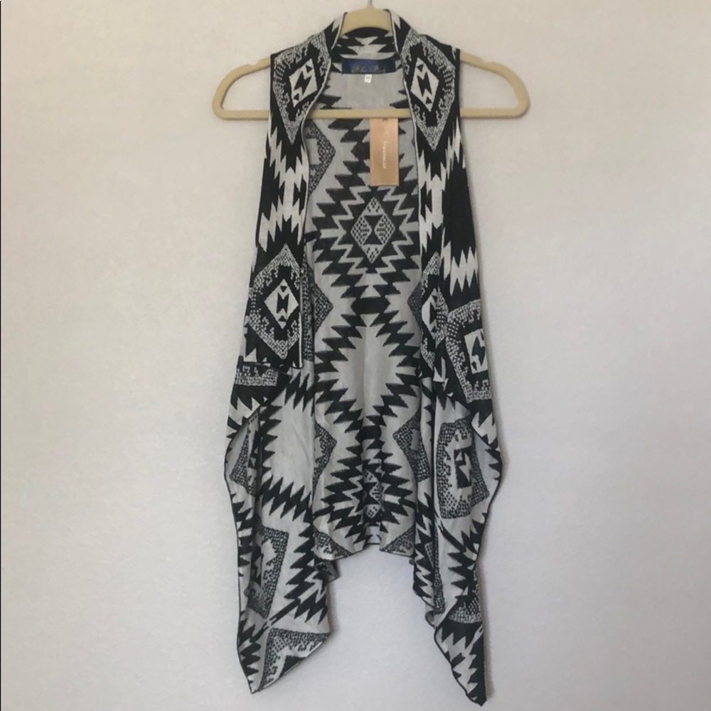 Black Aztec/Tribal Francesca’s Sweater Medium